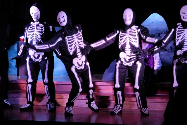 Dancing skeletons while the audience sings!